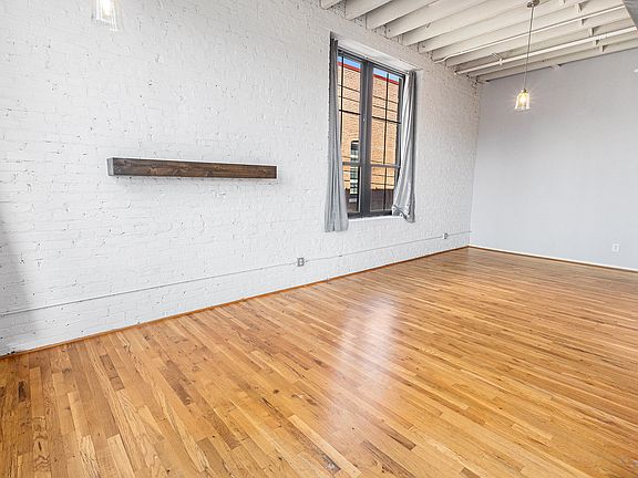 5th image of 2412 2nd Ave N Unit 29