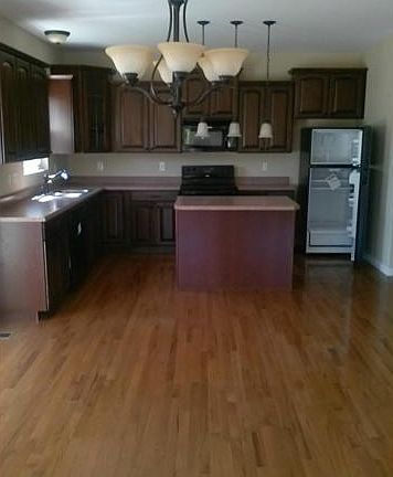 4th image of 2805 Valley Brook Dr