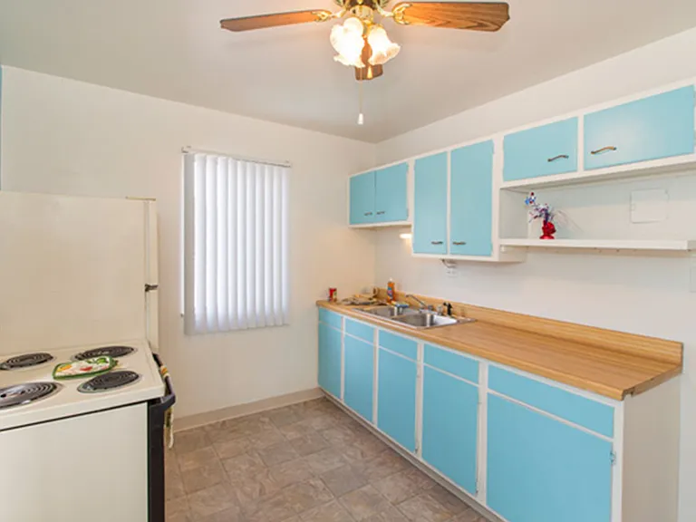 2210 N Weber St — Photo 3
