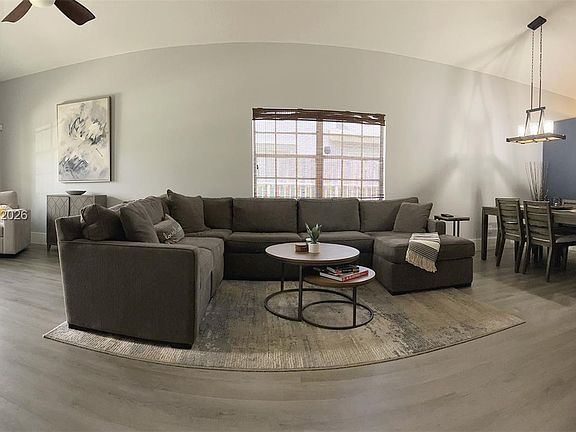 4th image of 6384 Lansdowne Cir