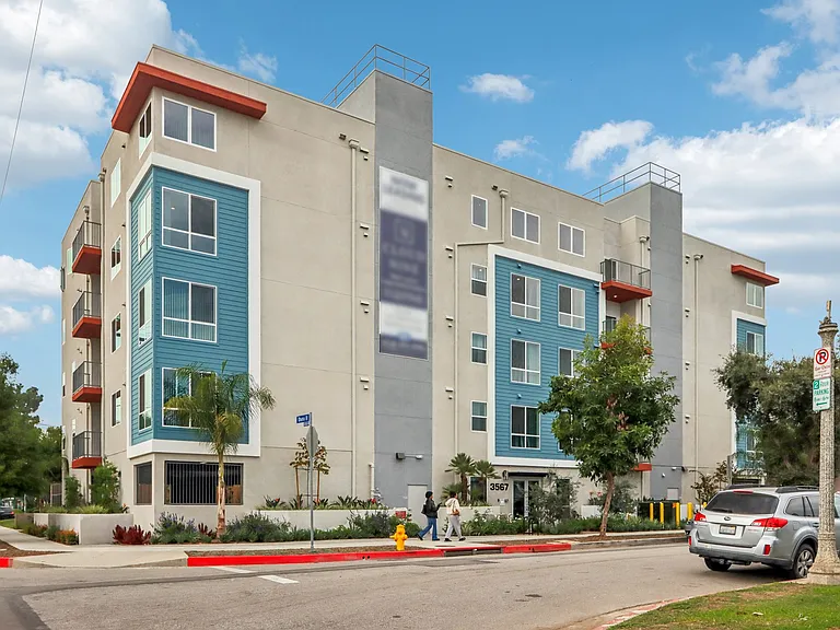 Cloud Nine Luxury Apartments — Photo 54