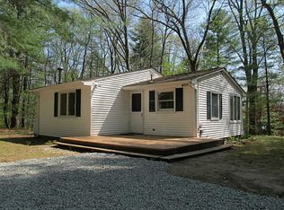 180 Keach Pond Dr, Glocester, RI 02814