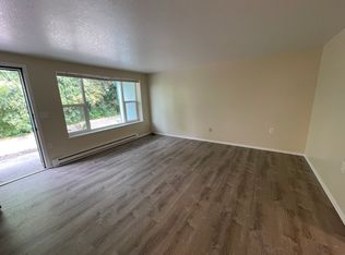 219 W 12th St APT 4, The Dalles, OR