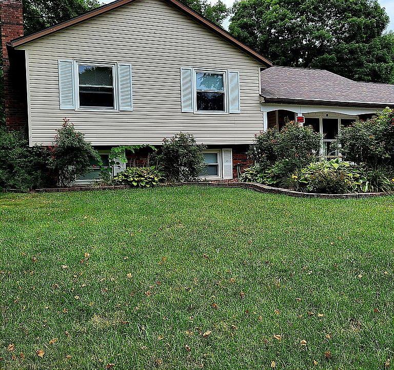 1st image of 15 Lakeview Dr
