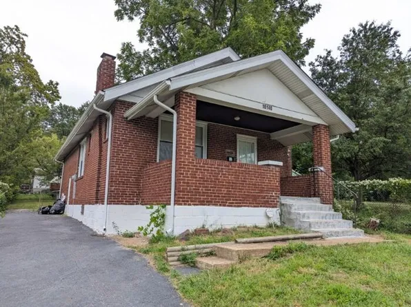 10140 Baron Dr, Saint Louis, MO 63136