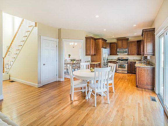 4th image of 31 Derby St