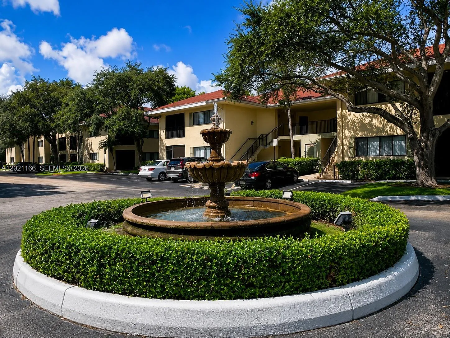 2 bed, 2.0 bath, $2,100 — Photo 2