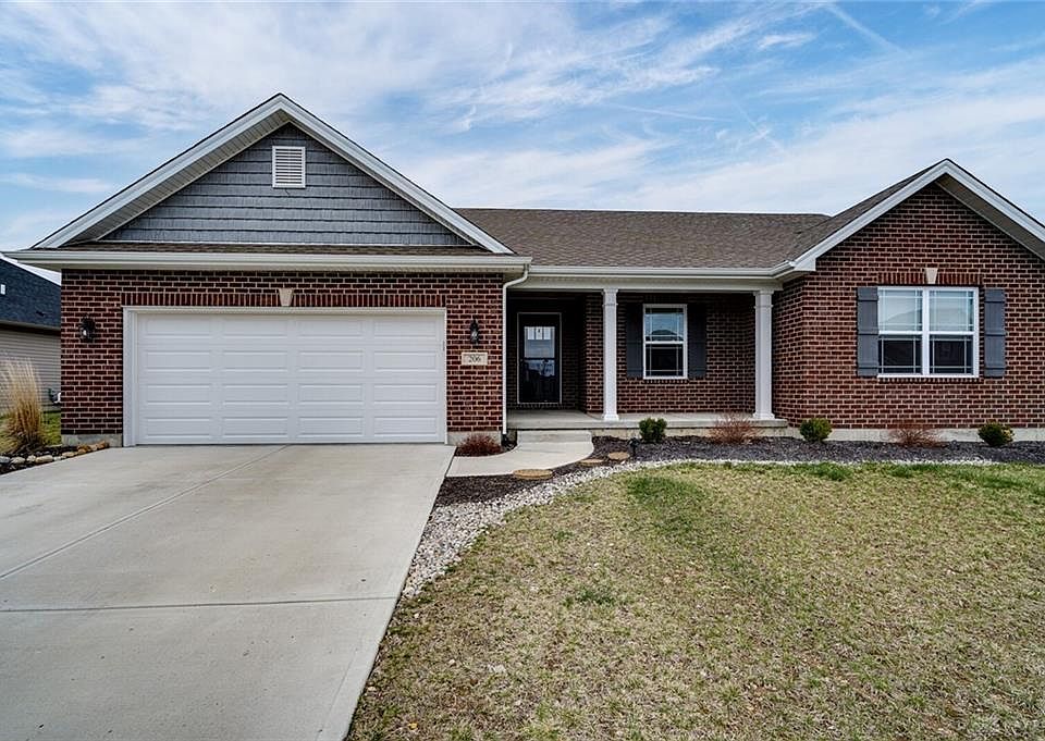 1st image of 206 Oakridge Ct