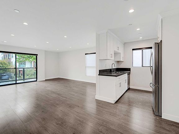 2nd image of 725 N Alfred St #101