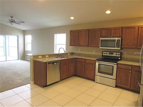 3rd image of 7874 Carriage Pointe Dr