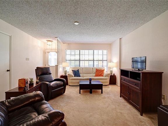 4th image of 2301 Lawnmont Ave APT 17
