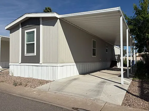 2060 N Ctr Photo 1