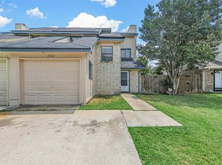 2608 Isbella Dr, Grand Prairie, TX 75052