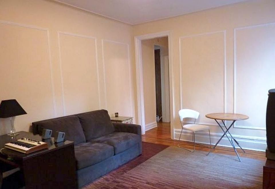 1st image of 3114 Crescent St APT 5C