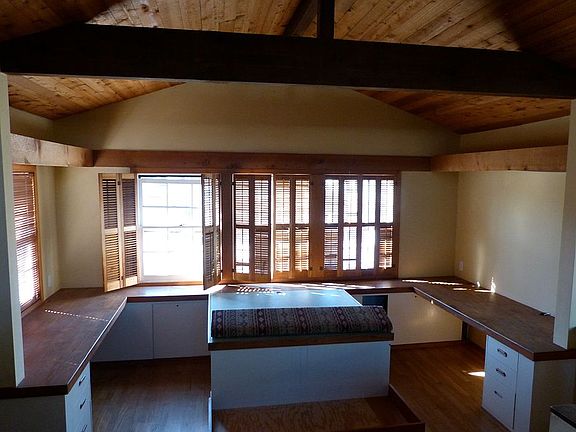 5th image of 4780 Uvas St