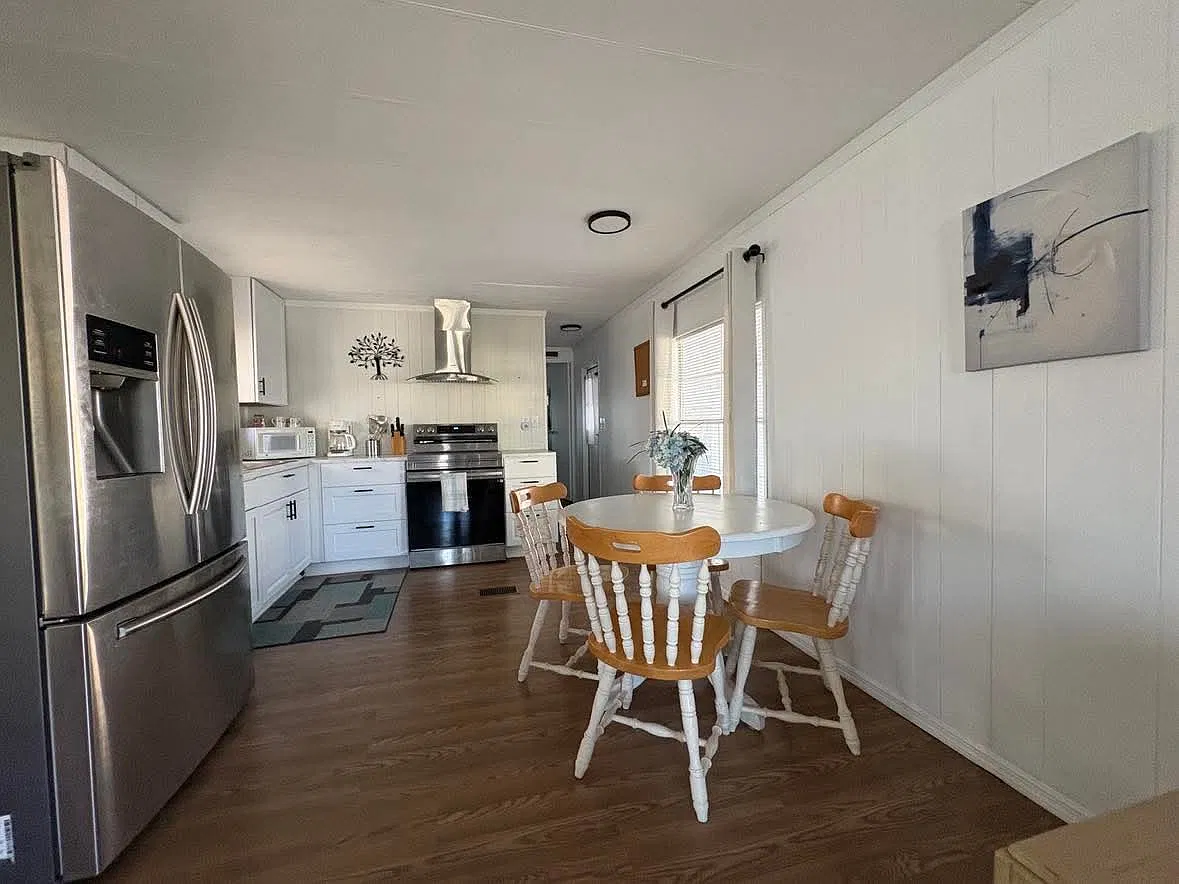 2 bed, 688 sqft, $1,400 — Photo 4