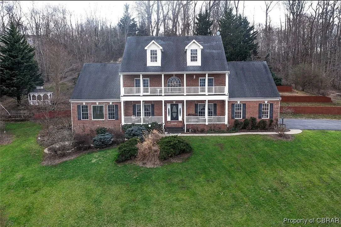 78 Canterbury Dr photo 1