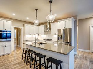 3011 Castleton Xing, Deforest, WI 53532