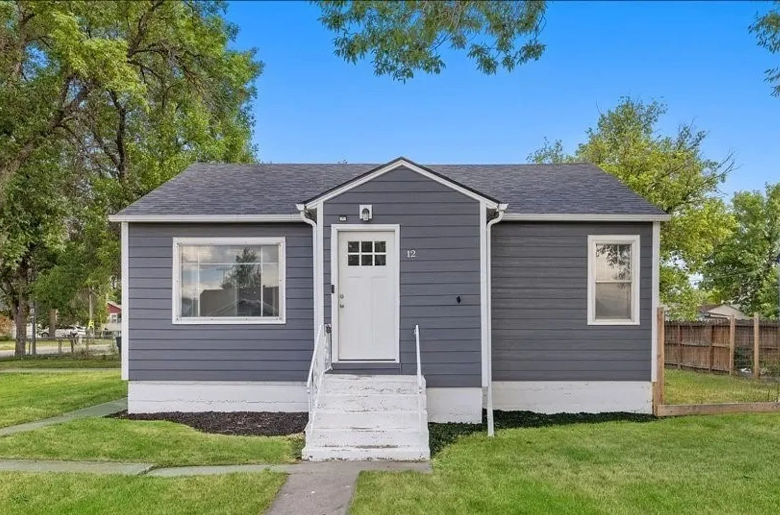 2 Bed / 1 Bath Corner Lot Full Basement & Detached Garage — Photo 1