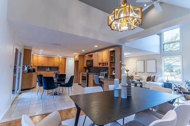 4 bed, 3074 sqft, $5,600 — Photo 4