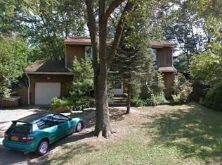 30 Hewes St, Brentwood, NY 11717