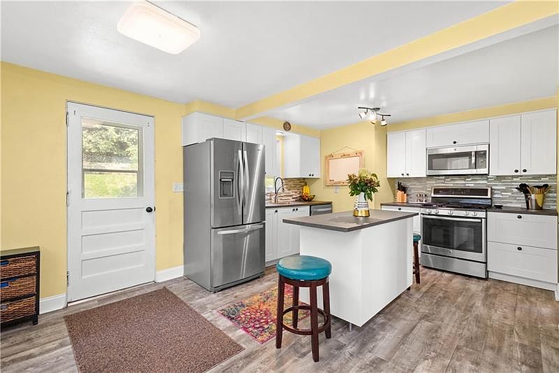 305 Sandy Dr, Glenshaw, PA 15116 Zillow