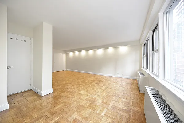 Rented by Buchbinder & Warren | media 19