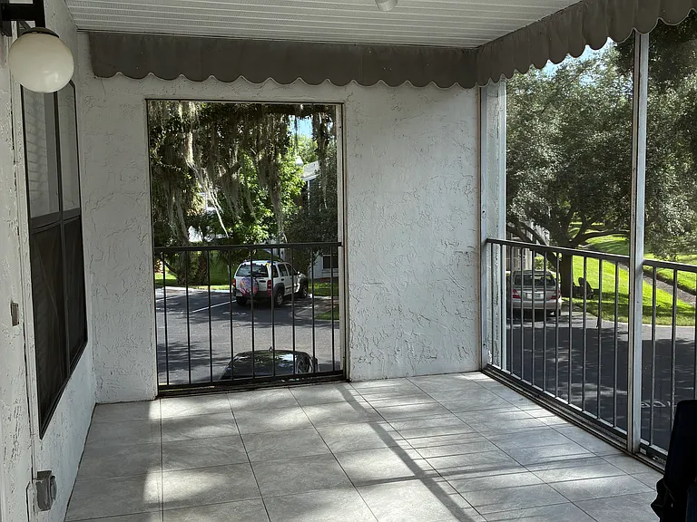 705 Northlake Dr — Photo 12