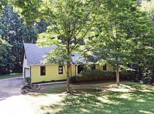 464 Pineburr Ln, Stone Mountain, GA 30087