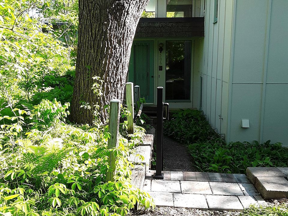 1st image of 506 7th St E