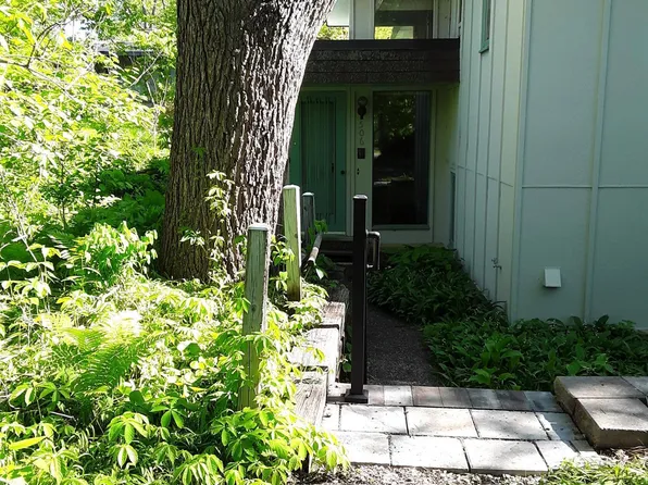 506 7th St E, Northfield, MN 55057