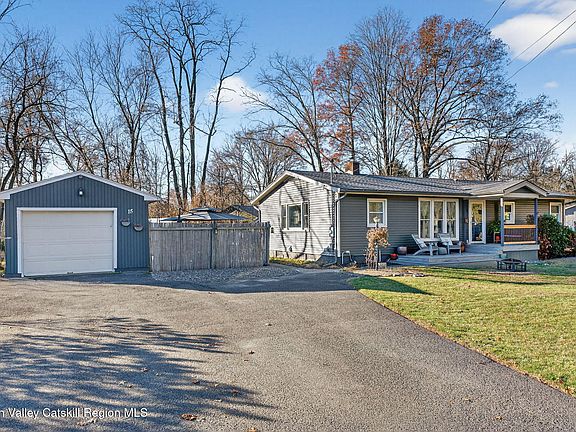 2nd image of 15 Closs Drive