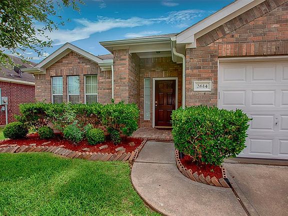 3rd image of 2614 Cypress Springs Dr