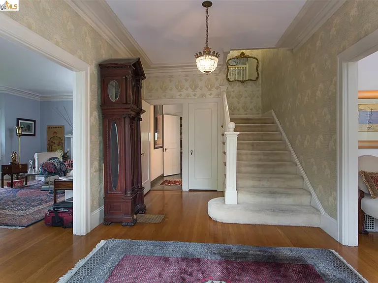 16 Craig Ave — Photo 3