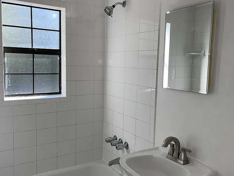 122 Brandon Ave — Photo 9