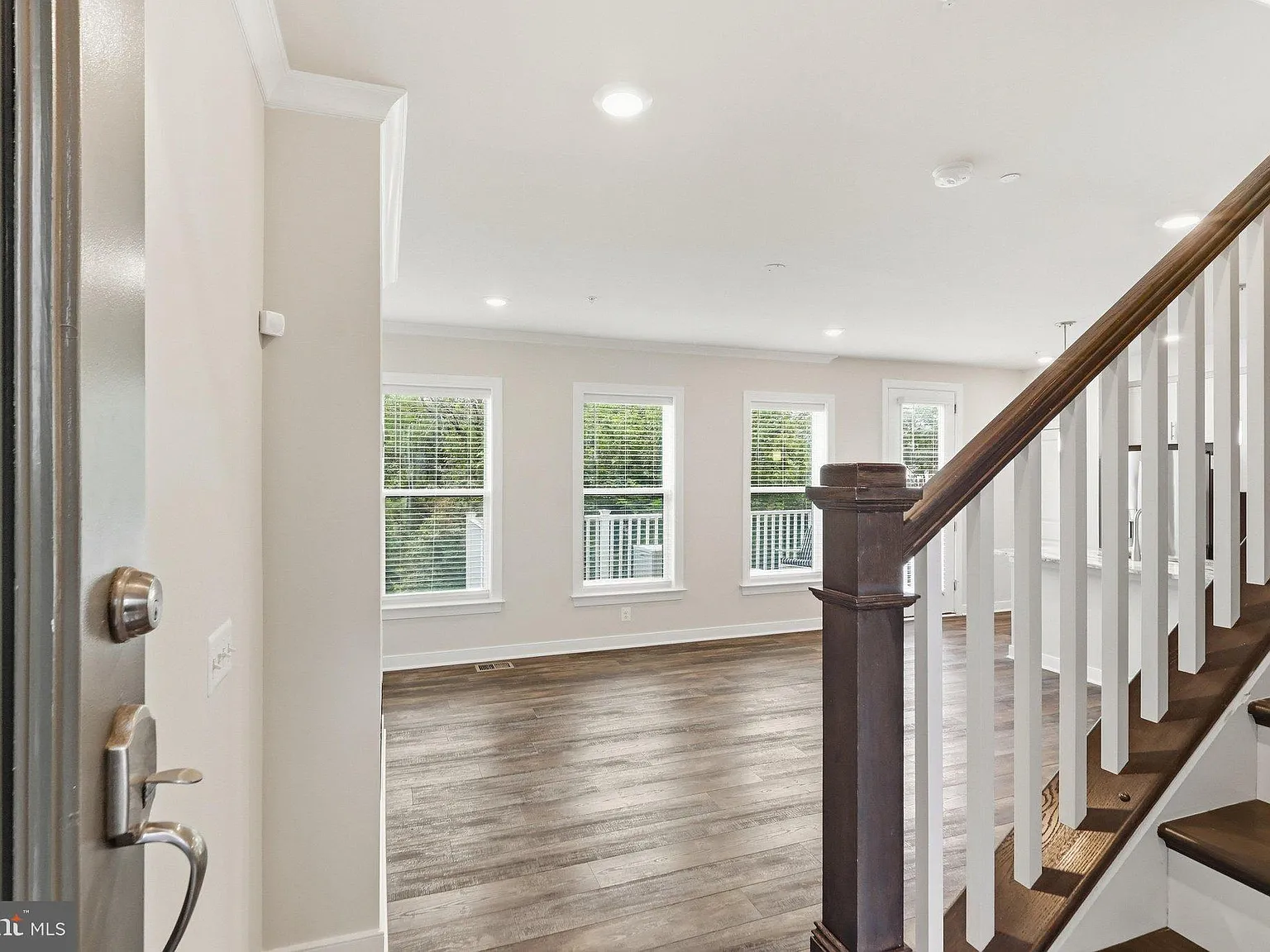 3 bed, 2.5 bath, 2181 sqft, $3,800 — Photo 4