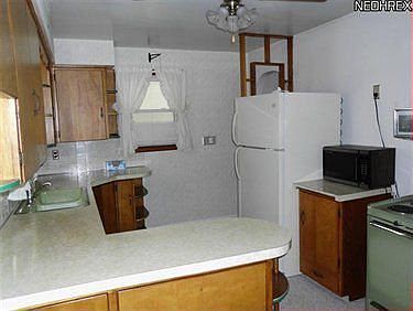 2nd image of 63 Benton Ave