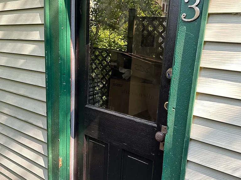 216 University Ave — Photo 52