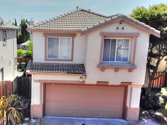 3rd image of 1006 Lupine Ct