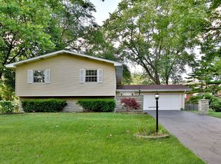 574 Columbine Ave, Lisle, IL 60532