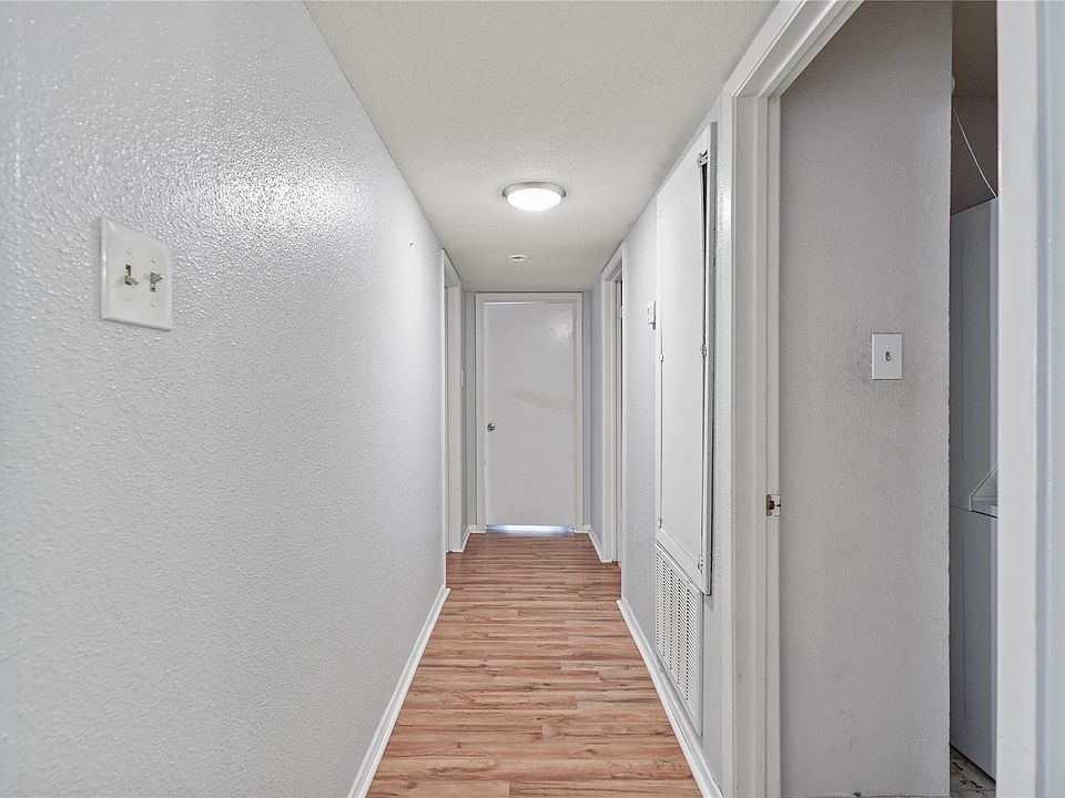 Building Photo 5