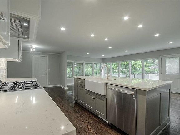 5th image of 1274 W Gregory Blvd