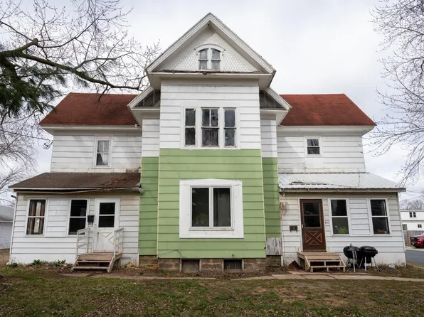 401 & 403 Division St, Mauston, WI 53948