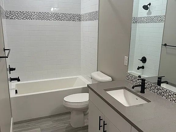 5th image of 2729 W 28th Ave #506