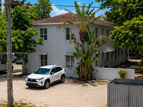 3rd image of 960 SW 7th St