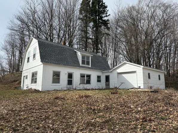 3286 W Garfield Rd, New Era, MI 49446