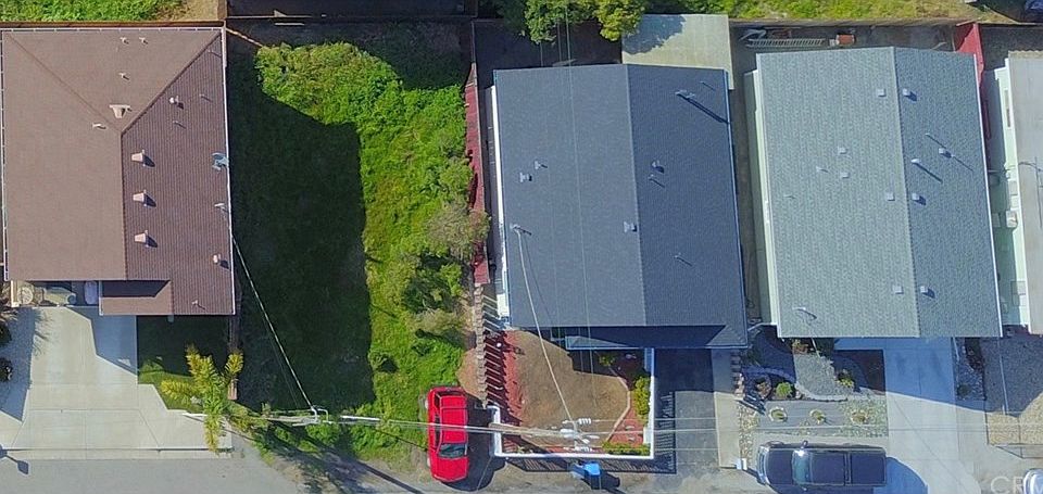 2nd image of 321 Rennell St
