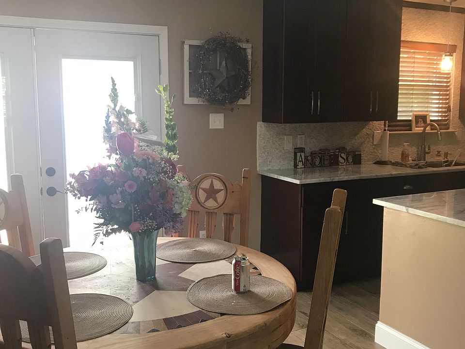 1st image of 320 Cypress Ln