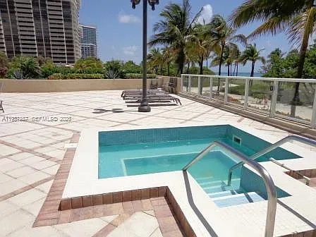 10185 Collins Ave #Penthouse 02 — Photo 6