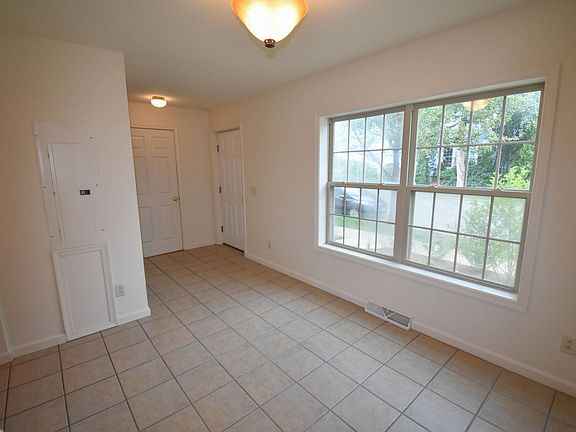 5th image of 372 E Water St #372F